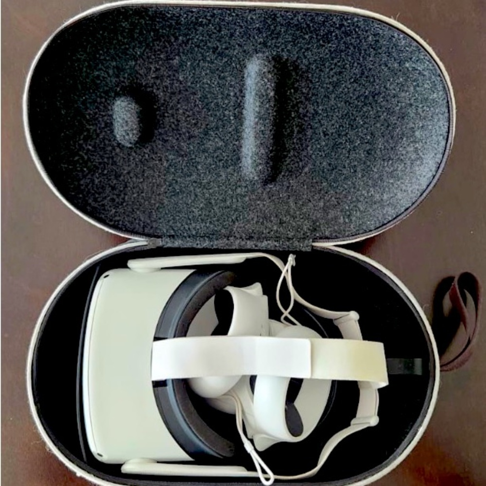 Oculus Quest 2 in a perfect condition